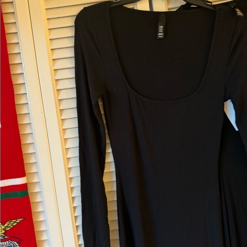 resses
LONG SLEEVE DRESS - Picture 4 of 5